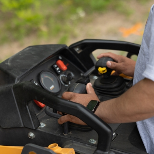 case-mini-track-loader-3